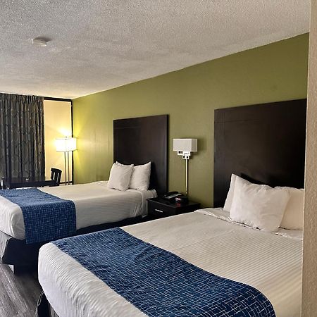 Travelodge By Wyndham Clarksville Buitenkant foto