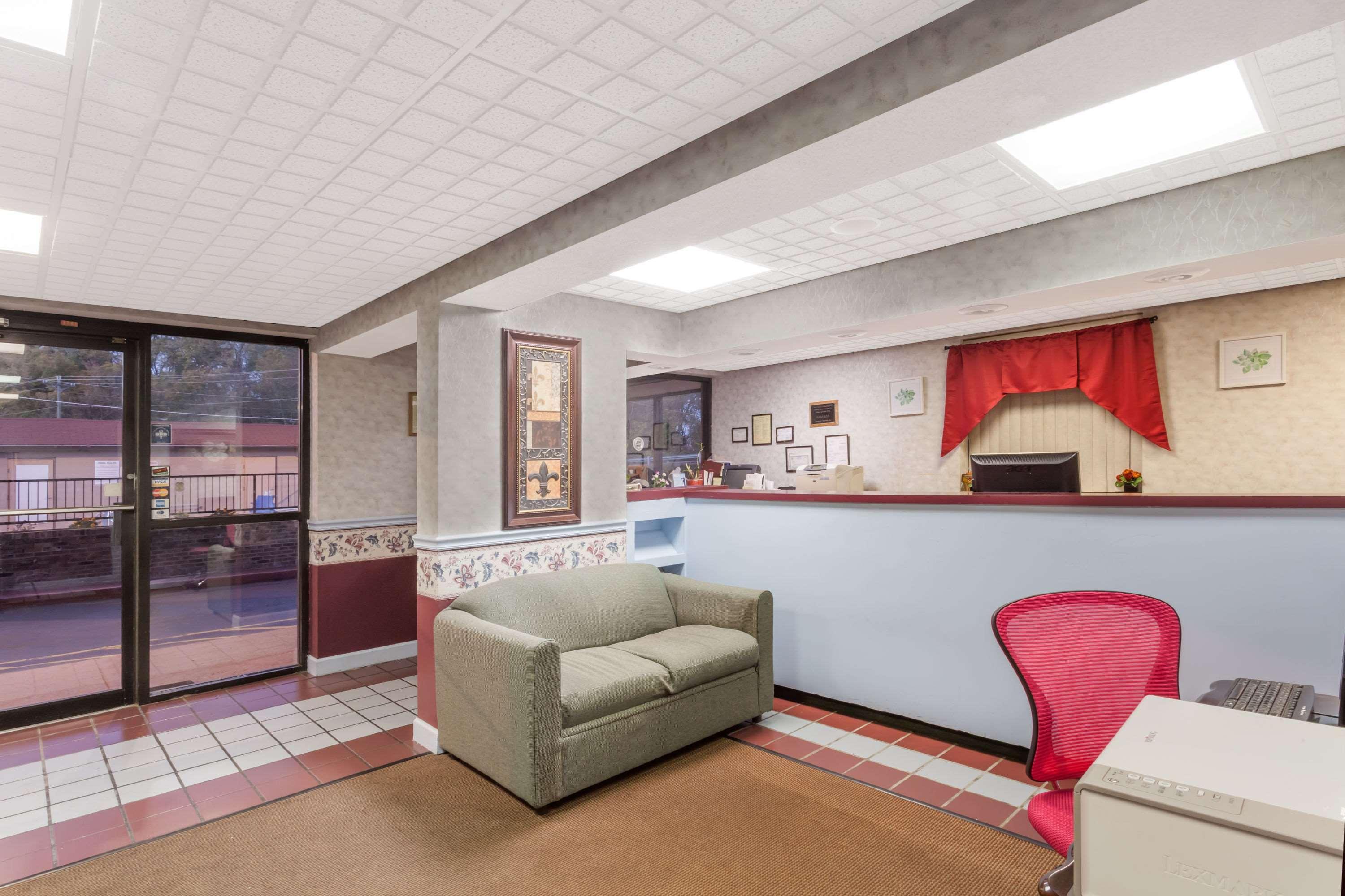 Travelodge By Wyndham Clarksville Buitenkant foto