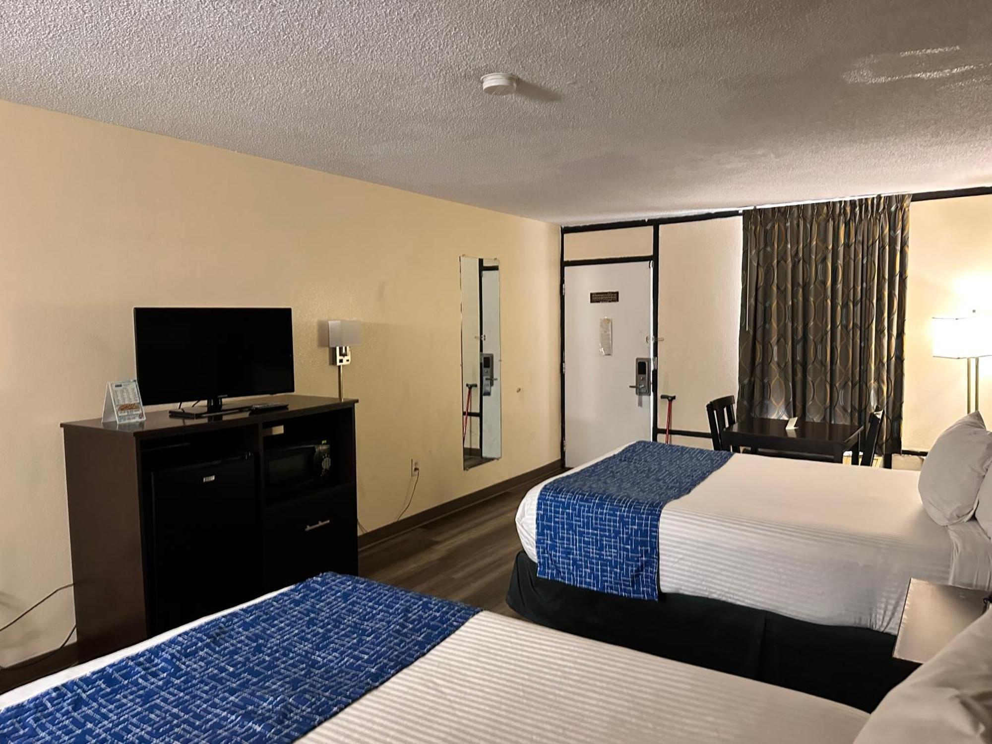 Travelodge By Wyndham Clarksville Buitenkant foto